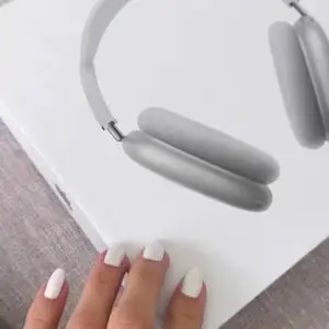 Airpods-max-Caja-Real-Gris-TiendaUbis